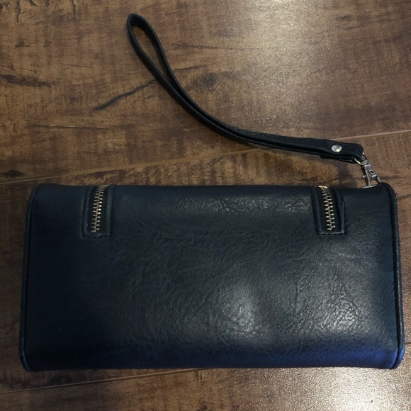 3 items for $10 Ardene Wallet - Picture 3 of 8